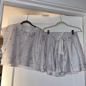Adorable skirt/top set green floral size small Cousin Couture NWT